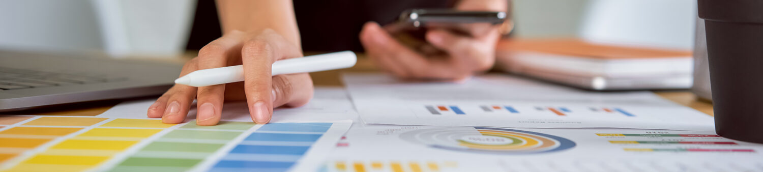 AdobeStock_208566627-Sachbearbeiter-Verwaltung