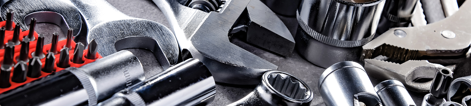 AdobeStock_461987972 - Inustriemechaniker